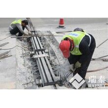 橋頭跳車現(xiàn)象是橋梁伸縮縫的什么問題導(dǎo)致的呢？