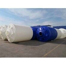 PE水箱 純水水箱 污水水箱 重慶水箱生產(chǎn)廠家 塑料水箱產(chǎn)品常用名稱：塑料水箱、PE水箱、PE桶、蓄水箱、儲水箱、PE儲罐、塑料儲罐、清洗水箱、塑料水箱儲罐、聚乙烯水箱、反滲透塑料水箱、超濾水箱、原水