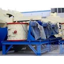 立式復(fù)合破碎機(jī)價(jià)格多少？廠(chǎng)家直銷(xiāo)YL94