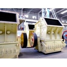 在砂石緊缺的非常時(shí)期，小型碎沙機(jī)發(fā)揮大作用